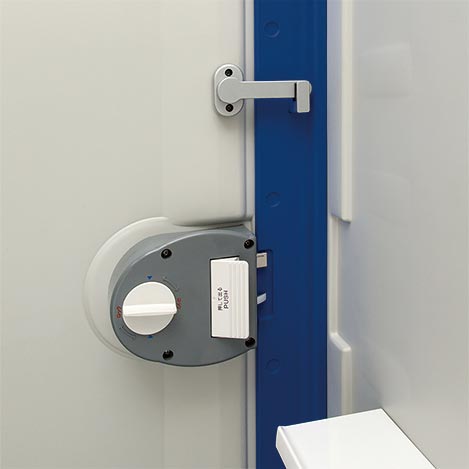 容易に開かない施錠機能 | 快適トイレ | 製品案内 | 仮設トイレ | 製品案内 | ベクセス株式会社